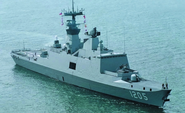 프랑스 라파예트급 함정을 도입해 대만은 킹딩급 호위함으로 명명했다. 미사일 등 무장은제외되어 대만산 무기가 탑재됐다.