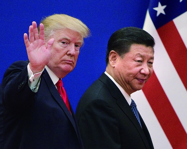 미국과 원만한 관계를 확보해야 하는 중국으로서는 글로벌 스탠더드를 수용할 것인지, 아니면 중국만의 기준을 고수할 것인지 선택의 기로에 놓였다. 사진은 2018년 11월 미중회담의 트럼프 대통령과 시진핑 주석 / 연합