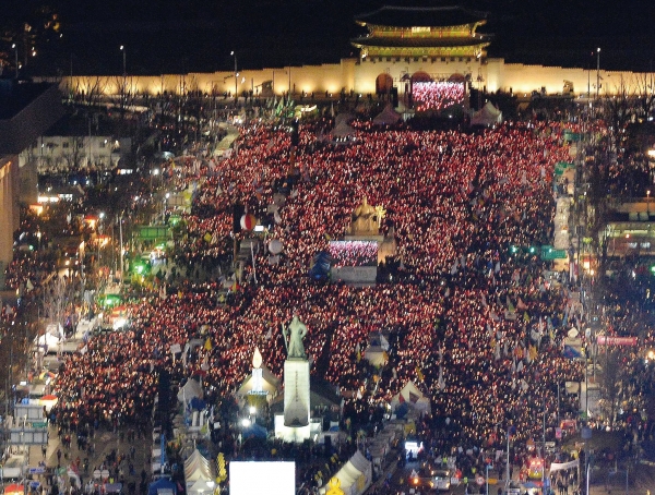 선동의 대명사 촛불 시위. 광우병, 세월호, 탄핵 촛불에 결국 박근혜 정권은 무너지고 말았다.