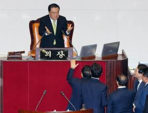 변호사 단체 ‘한변’ “문희상 국회의장, 정권 하수인으로 전락…즉각 사퇴해야”