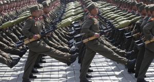 [전문가분석]  북한 열병식과 한국의 총기 산업
