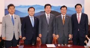 [시론] 한국정치, 양당 정치 뛰어넘는 ‘제4지대론’ 가능한가